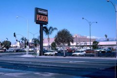 0027-riv-rfd-plaza-mall-004a-800