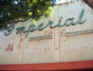 2006 - Imperial Hardware's mid-century false front (RXSQ)