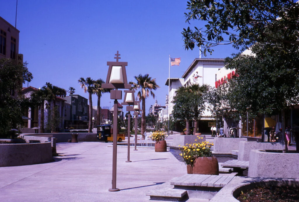 Circa 1967 - Main Street pedestrian mall, downtown Riverside (RXSQ)