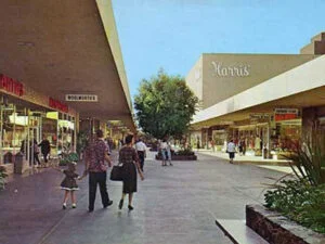 Circa 1960 - Riverside Plaza