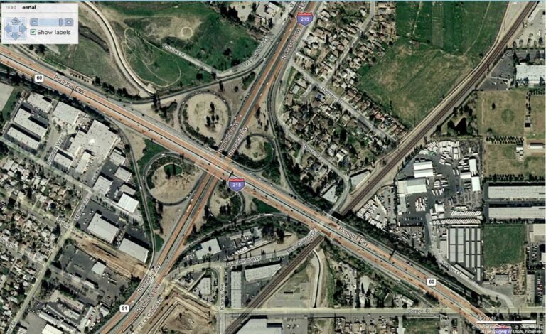 Circa 2003 - 60/91/215 interchange in downtown Riverside pre-rebuild (Bing Maps)
