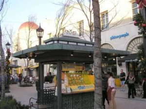 2004 - Victoria Gardens in Rancho Cucamonga (RXSQ)