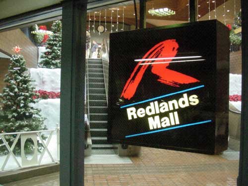 2001 - Redlands Mall (RXSQ)