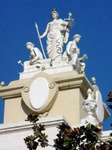 2001 - View of one set of allegorical figures atop the roofline (RXSQ)