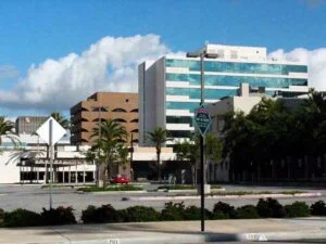 2002 - Downtown Riverside poised
to possibly get more offices (RXSQ)