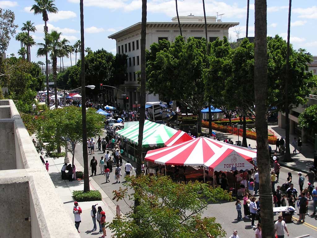 2004 - Orange Blossom Festival in downtown Riverside (RXSQ)