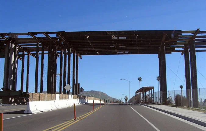 2005 - Connector ramp to westbound 91 under construction above Spruce Street bridge (RXSQ)