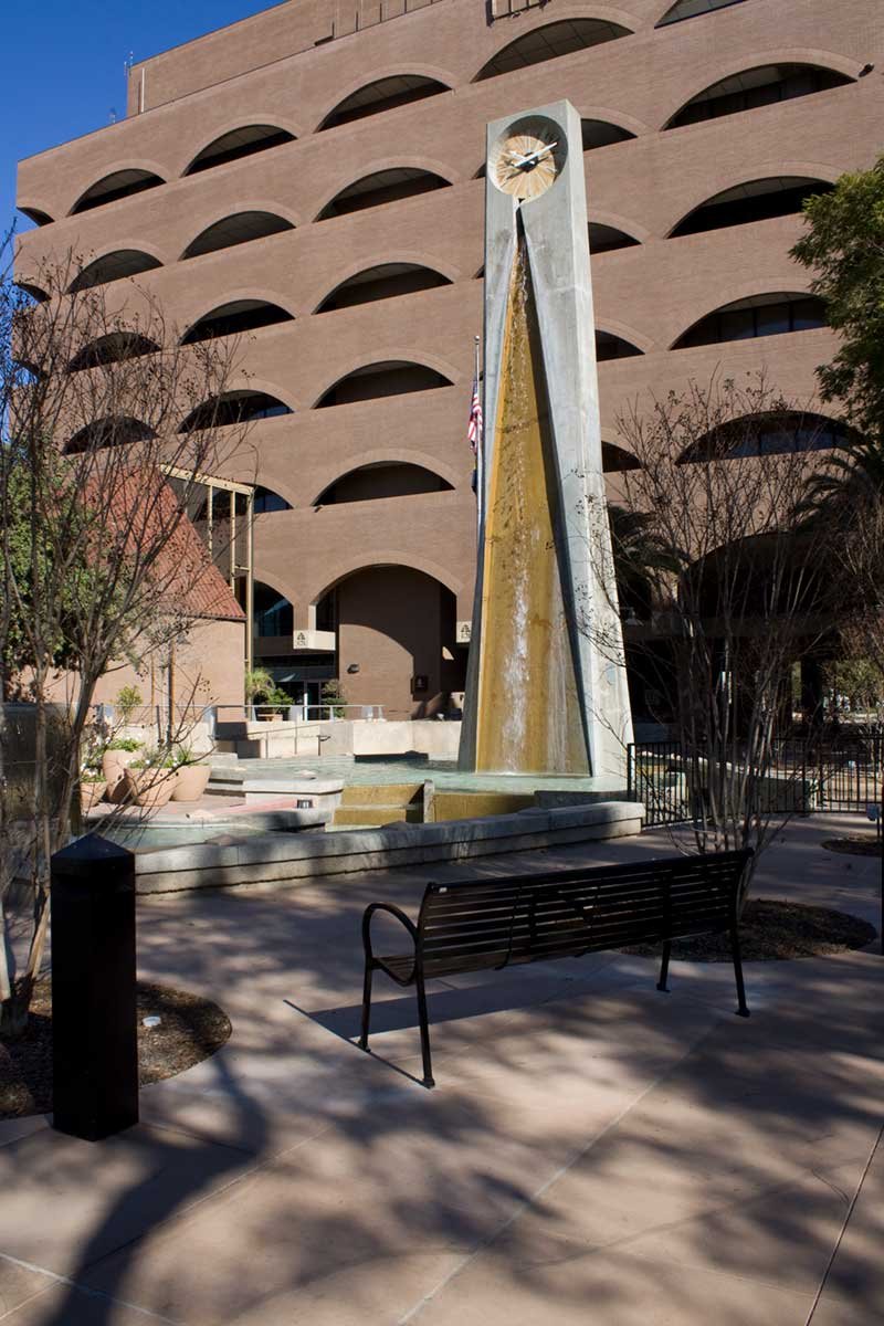 2009 - Clock tower fountain (RXSQ)