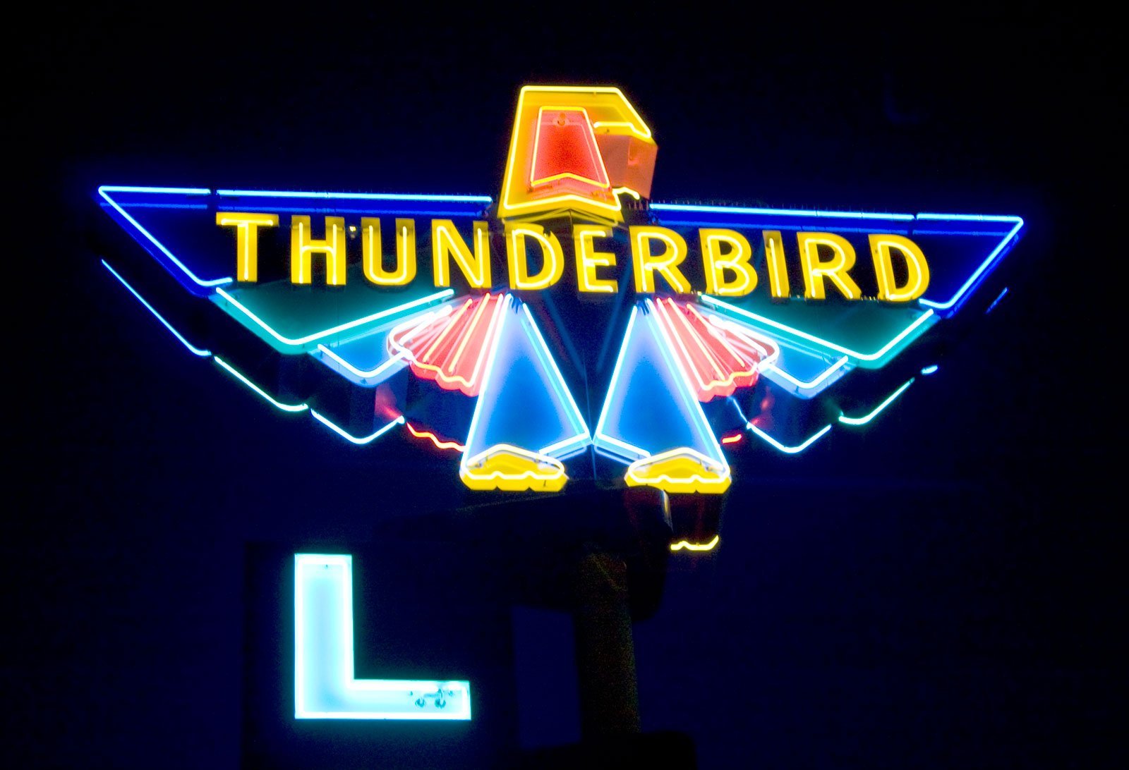 2010 - Post-restoration of Thunderbird sign in Riverside (RXSQ)