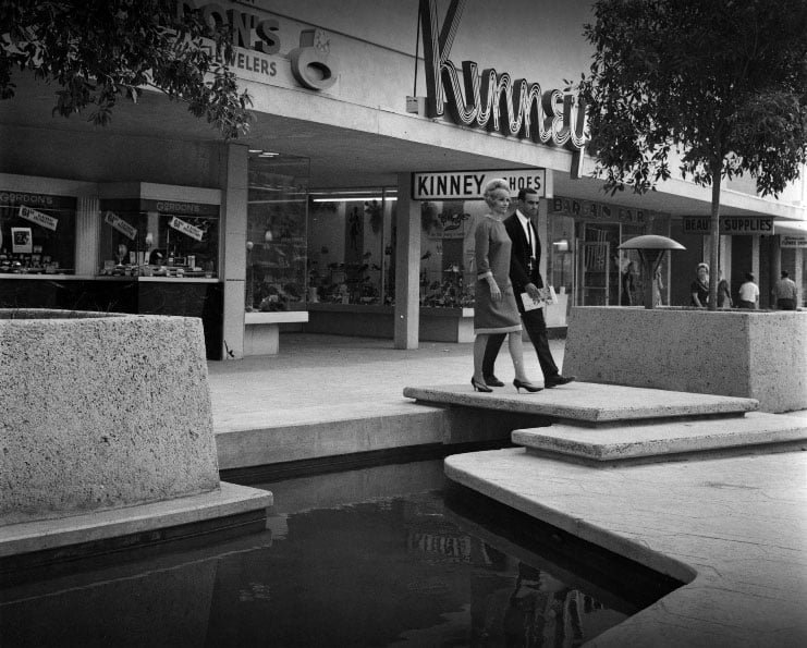 Circa 1966/67 - Main Street pedestrian mall in downtown Riverside (Ruhnau Clarke Architects)
