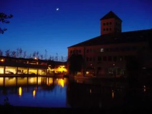 2001 - Temecula's Tower Plaza (RXSQ)