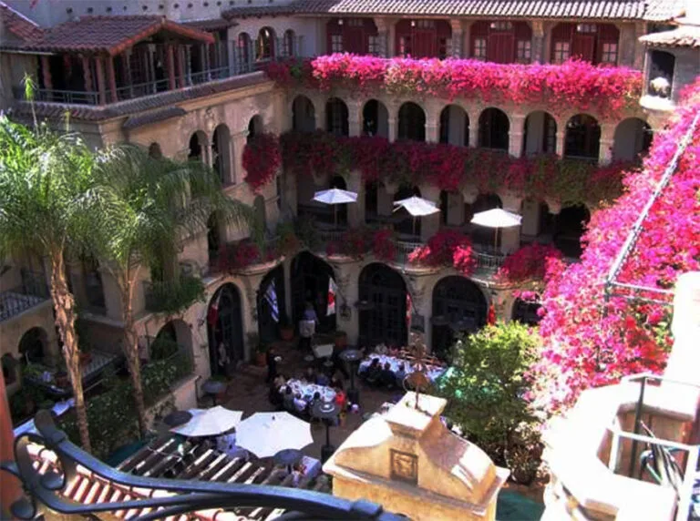 2004 - Mission Inn interior patio (RXSQ)